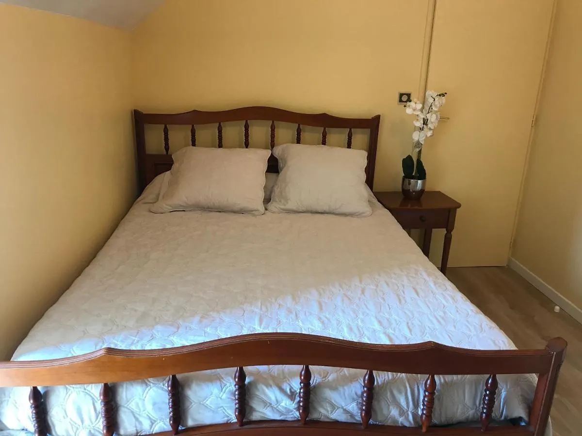 לורדה Chambre D'Hotes Chez Christiane 0*,  צרפת